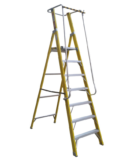ESCALERA FIBRA V. PLAT. CON BARANDA 7 PELD (Modelo: EFP-07)